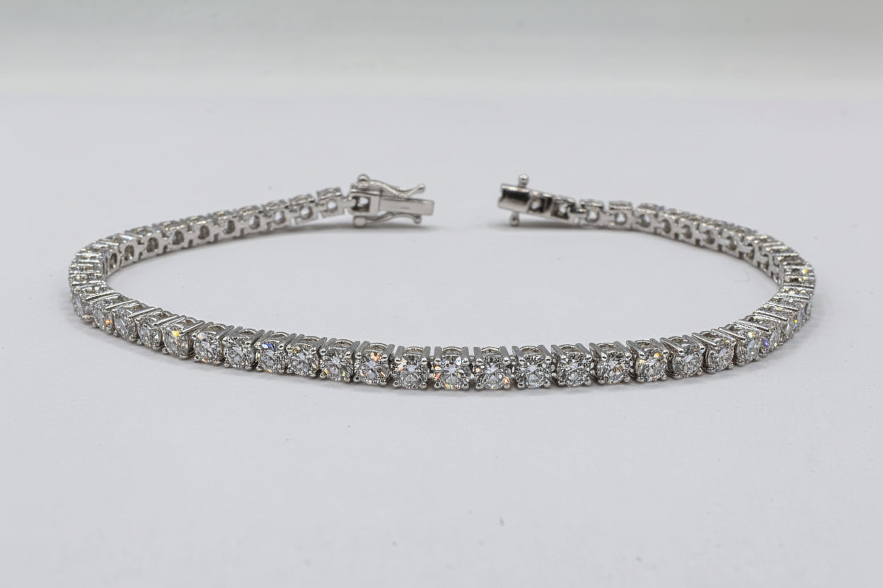 Diamond tennis bracelet with 6.48ct lab-grown diamonds set in 14K white gold
