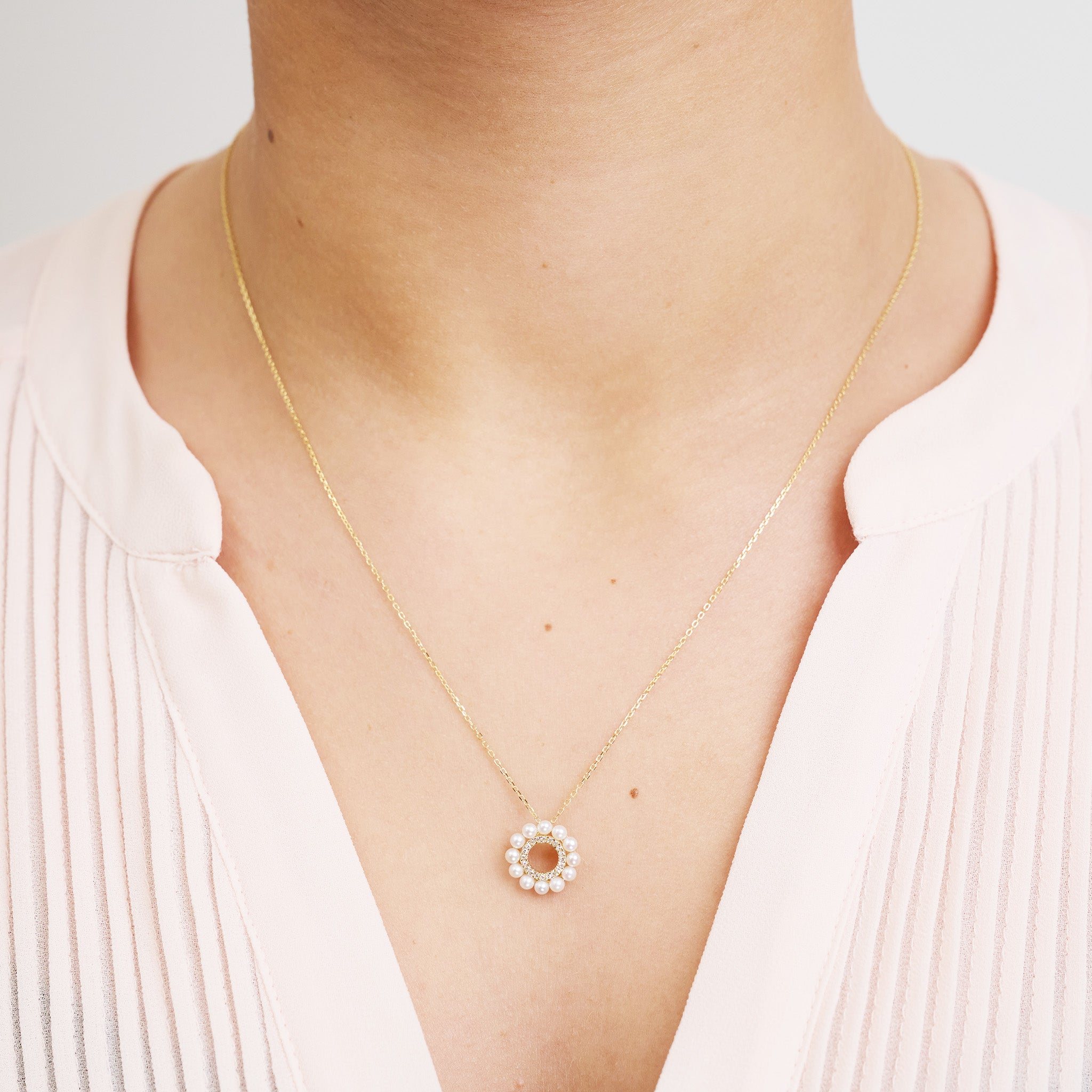 Cultureted Pearls and Diamonds Necklace 14K - Necklace