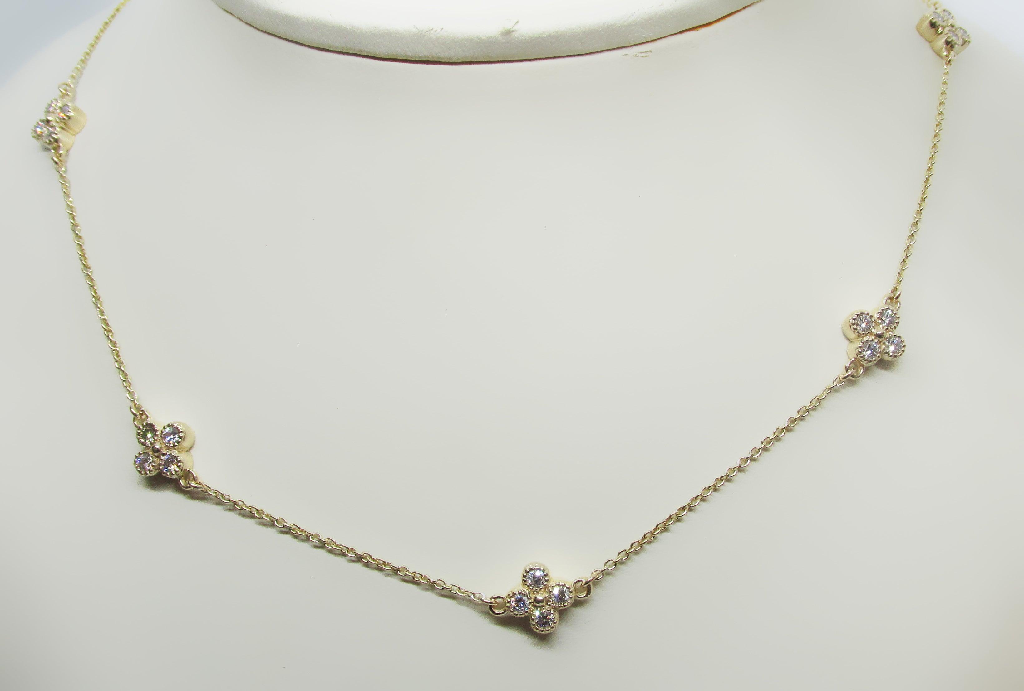 Flower necklace and earring set Yellow Gold - Thenetjeweler