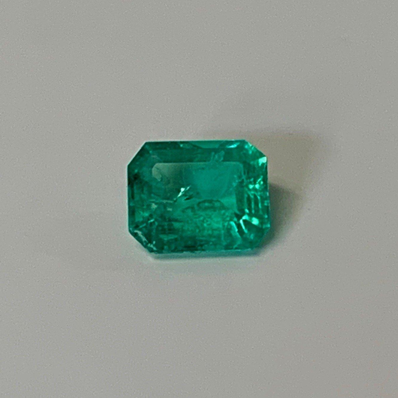 Emerald Cut Natural Emerald Loose Gemstone 0.67 carat. - Thenetjeweler