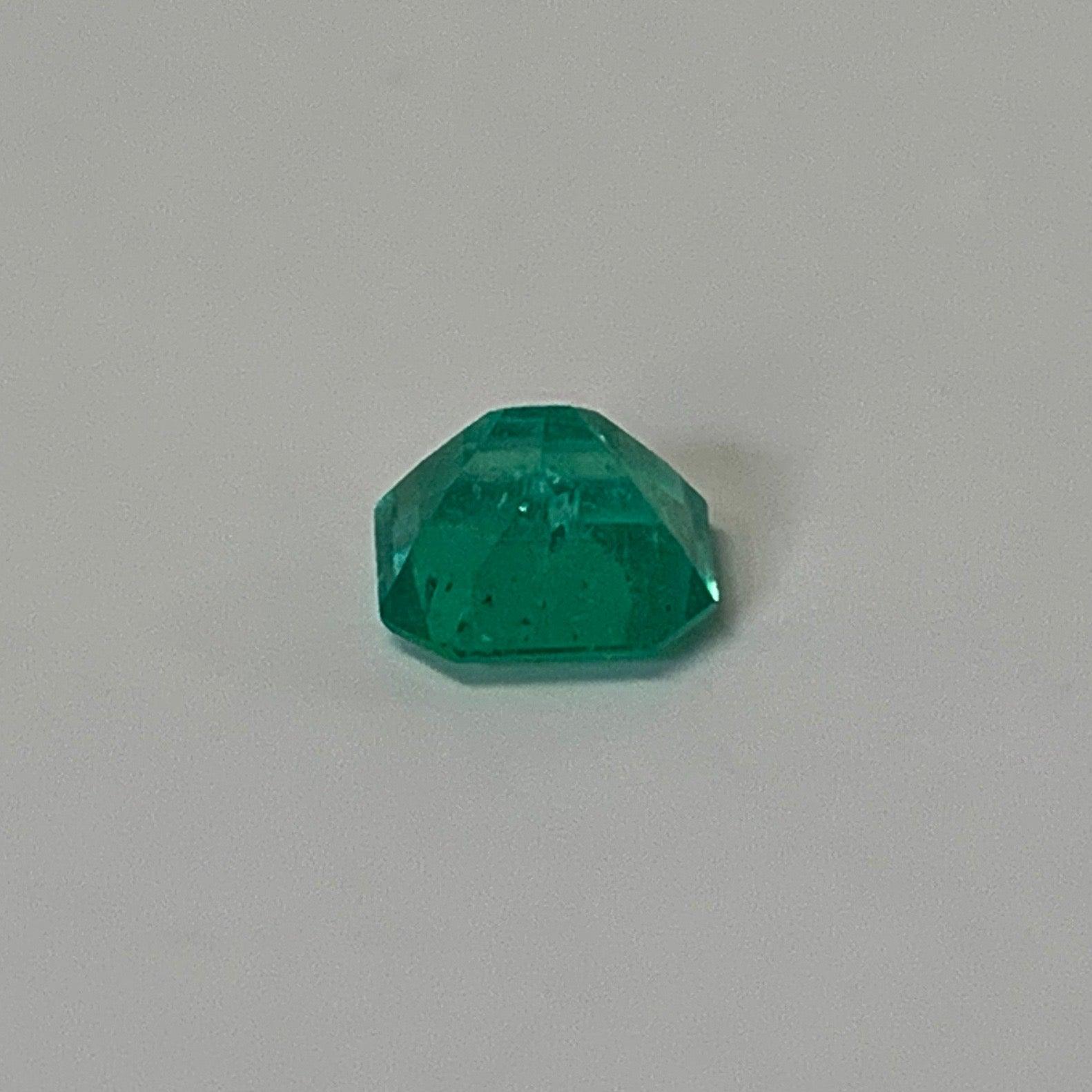 Asscher Cut Green Emerald Loose Gemstone 0.49 carat - Thenetjeweler