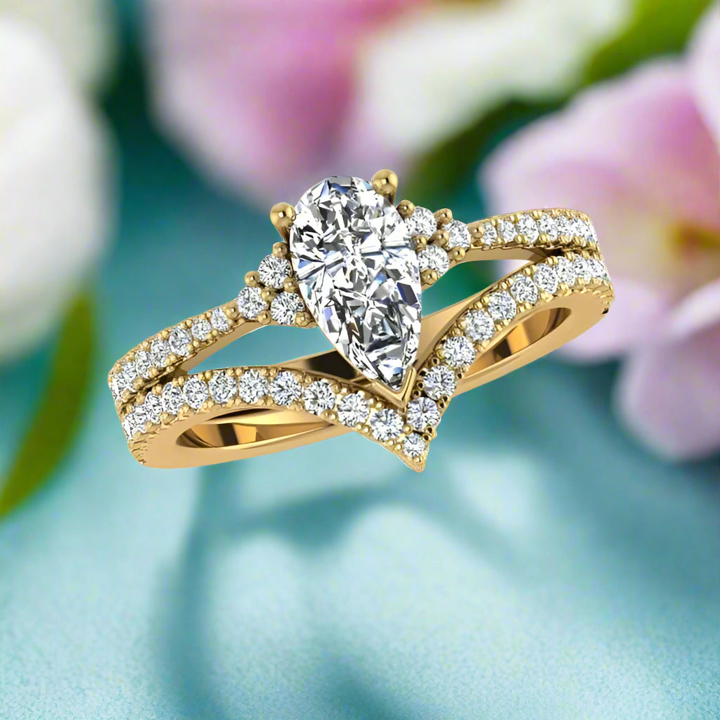 Pear cut Diamond Ring and V Shaped Diamond Band Bridal Set