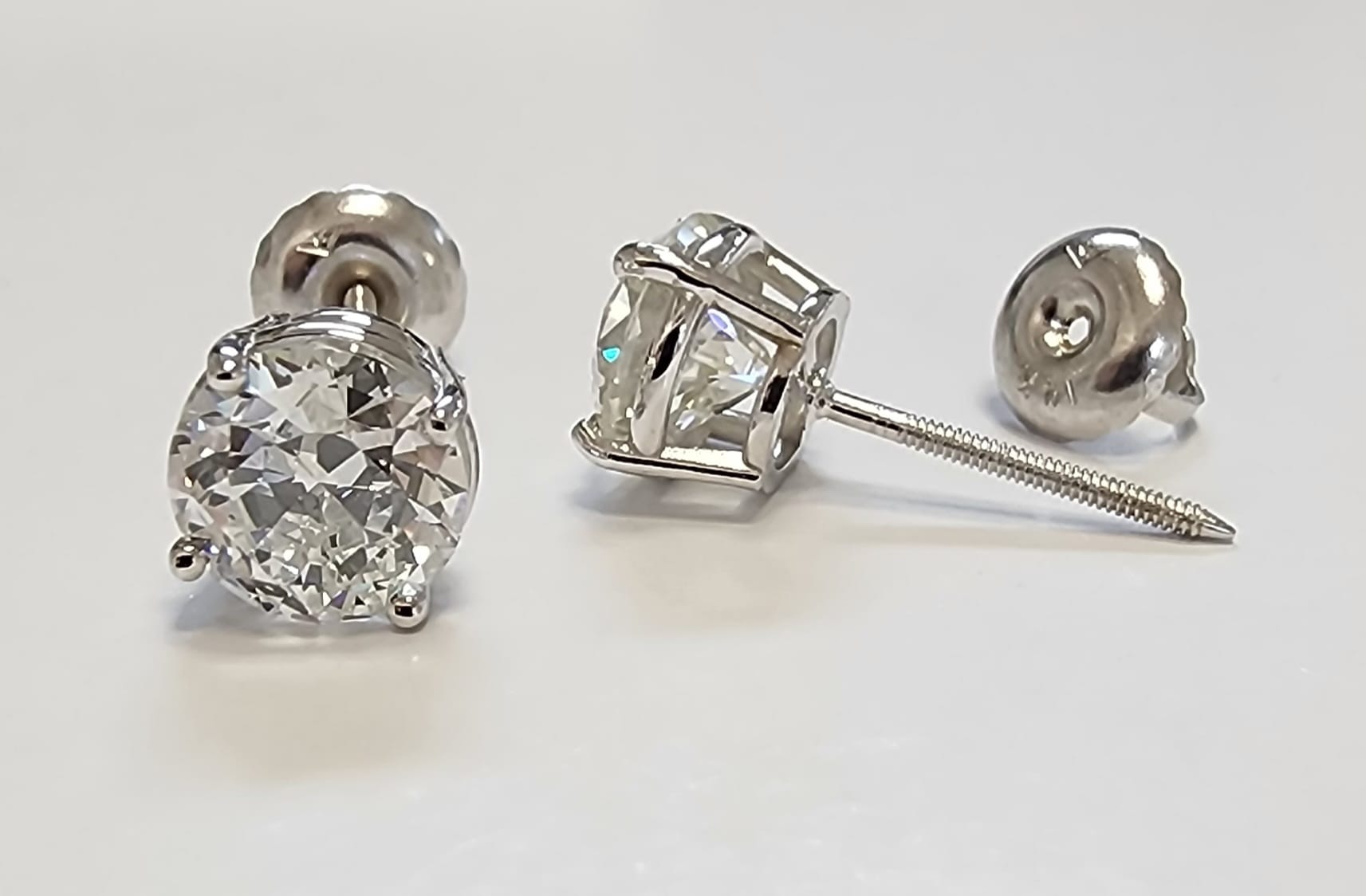 1.75 carat 14K Gold Solitaire Diamond Stud Earrings - THETJEWELER