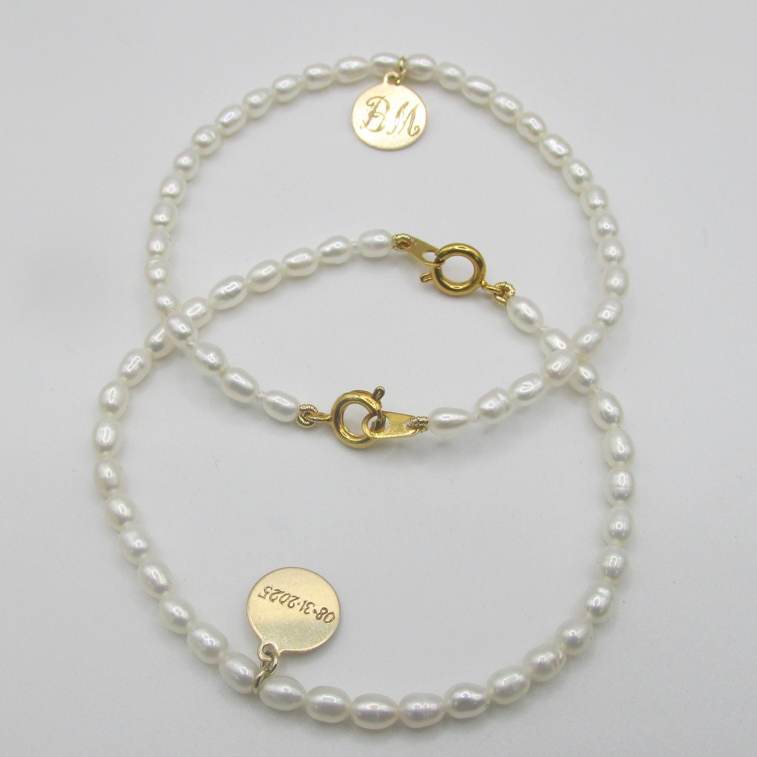 Personalized Freshwater Pearl Bracelet with Gold Charm - Thenetjeweler
