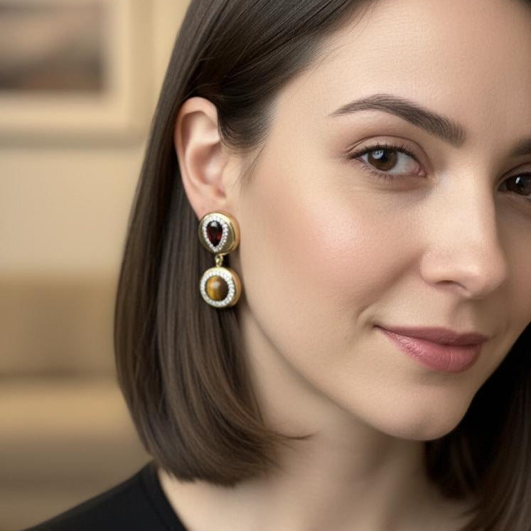 Boucles d'oreilles pendantes avec pierres précieuses