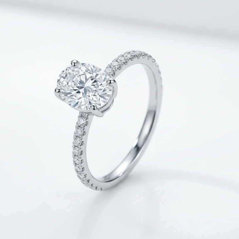 large diamond and smaller diamonds on the band 