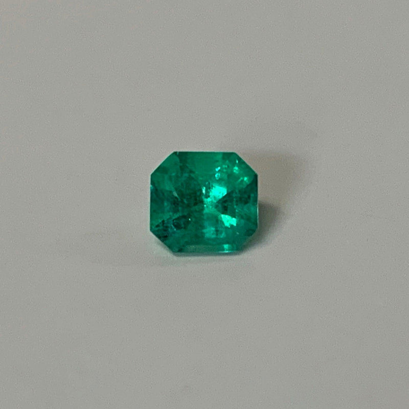 Asscher Cut Green Emerald Loose Gemstone 0.49 carat - Thenetjeweler