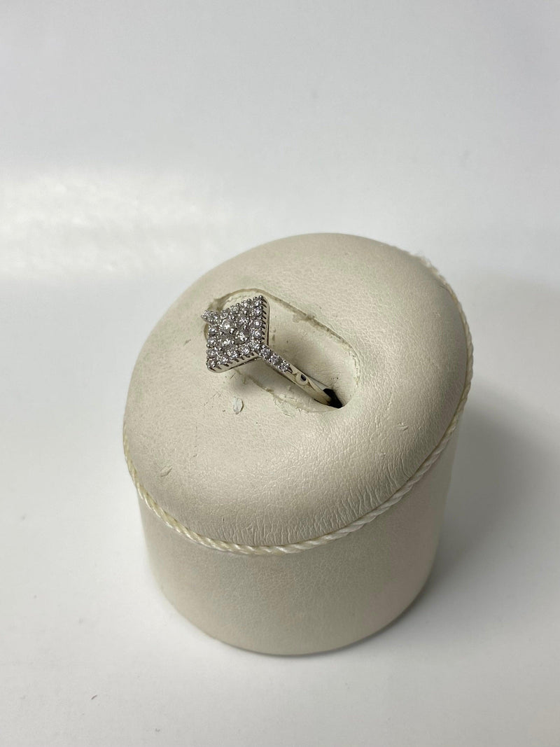 Rhombus engagement Ring Round Diamonds - Thenetjeweler